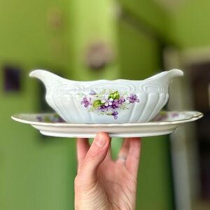 VTG Purple Floral Porcelain Dainty Charming Serveware Tabletop Sauce Boat
